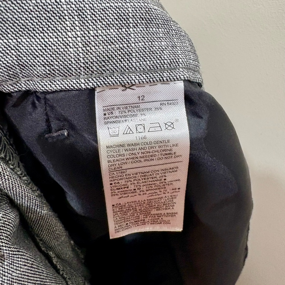 Old Navy High Rise Pull-On Ankle Pants Gray Relaxed Fit Size 12 - Picture 7 of 8
